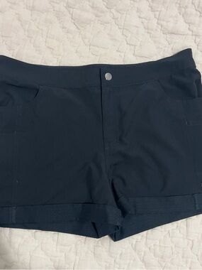 Women’s Black Active Shorts - size L